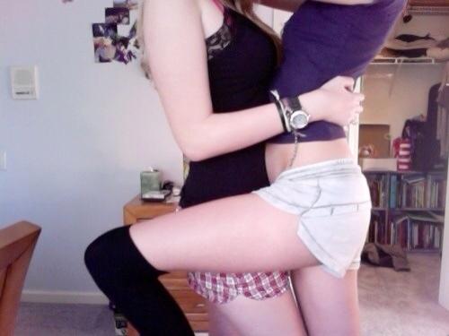 Lesbian_Cuties's tweet image. 👭😍💜💙💘💛