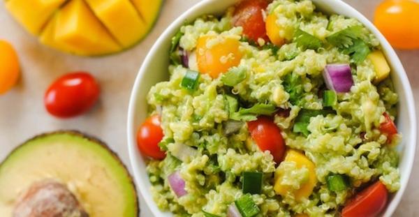 greatist's tweet photo. Quinoa doesn't have to be boring. Try this 50 zesty recipes: http://t.co/GGHNaQLxEi http://t.co/TXUZ35YMJK