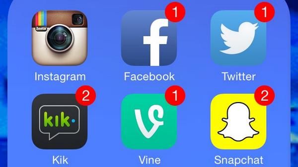 alondruh's tweet image. Uh omg how do I keep up ugh #lightskin #omg #2many #wow  #notresponding #ohwell #💅