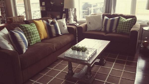 EutropiusD's tweet image. New pillows for the Eutropius household! #customtextiles #interiordesign #eutropiusdesigns #yxe