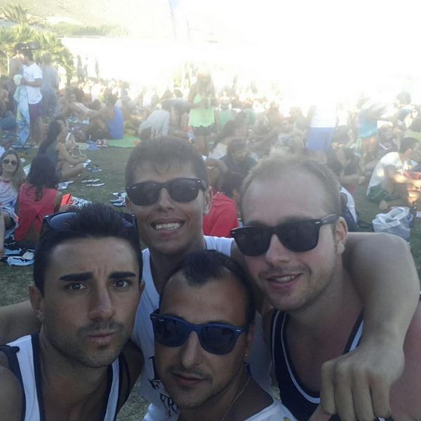 chemanavas's tweet photo. Pasando un gran dia por las playas de tarifa y terminando con un ambiente de lujo http://t.co/8sKm9Zw9Td
