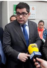 pillabicho1's tweet photo. @juanjo_ral Mucho cariño l tengo al Betis  m doleria q Fco. ETEPA administrador rompa e Betis como  Lab.Perez Gimenez http://t.co/YHFgZBfq27