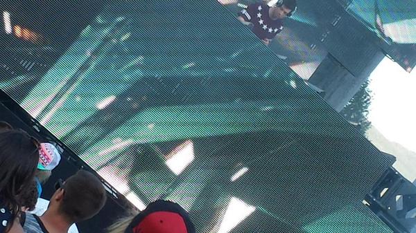 jfenner93's tweet photo. @reallysleepytom  just riping it up at #squamishFest http://t.co/1Kx79xvflJ