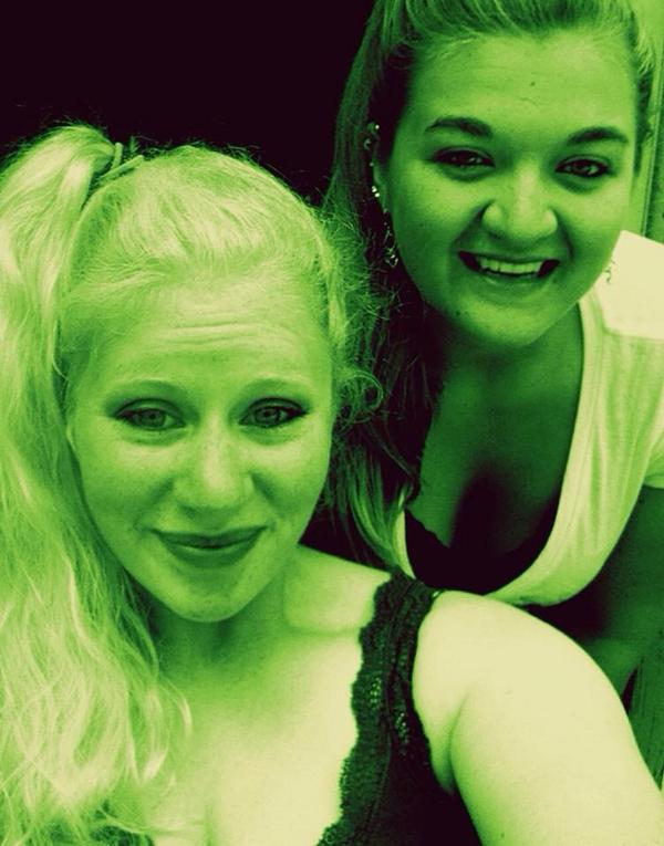 ellaellaaye_xx's tweet image. #bffday #GETGREEEN #beauty #Followback #TeamKUSH
🍁😜👌😘 @divine_orcutt