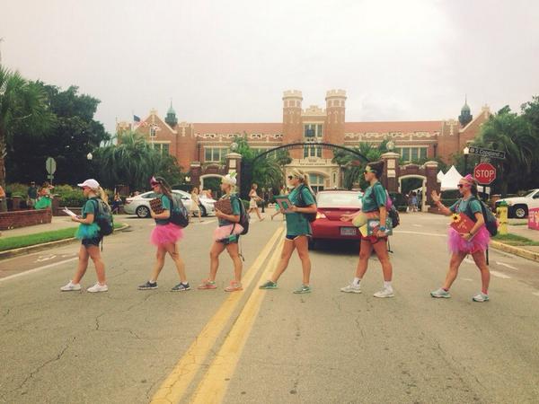 Emily_Agnello's tweet photo. Tbt to Recruitment 2013! Walking our way down Copeland, clip boards out, sunglasses down and were home bound 🎶🎶 http://t.co/yVEhdB4j8i