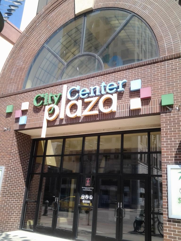 TW Pornstars Sammi Ross. Twitter. This mall really sucks! Where's the