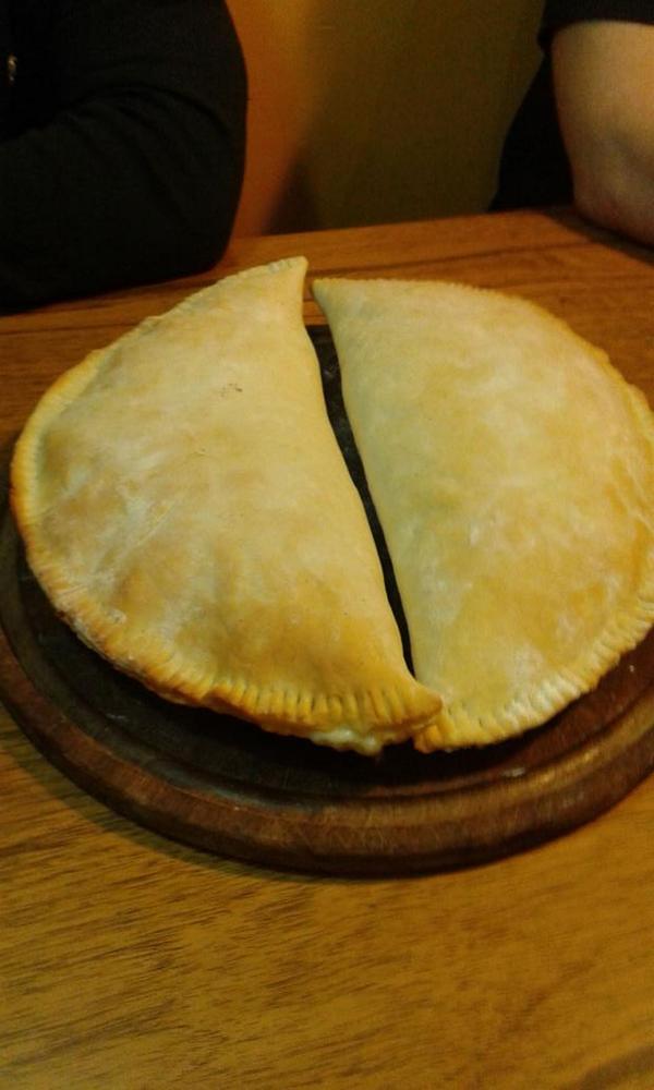 Geromasciadro's tweet photo. Calzone con los chicos ! http://t.co/IUSe9raf87