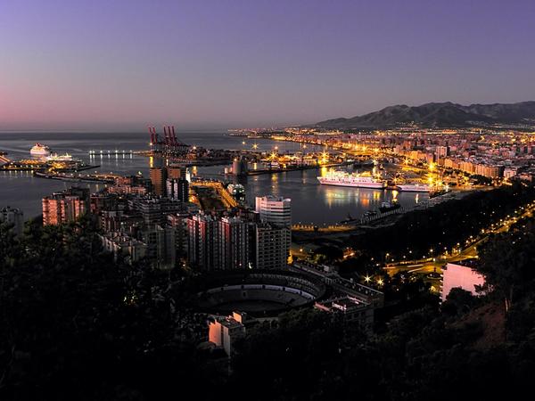 enviaMaletas's tweet photo. La provincia de #Málaga se posiciona como la preferida por nuestros clientes al ser en la que más maletas entregamos. http://t.co/o7QeBCWmQc