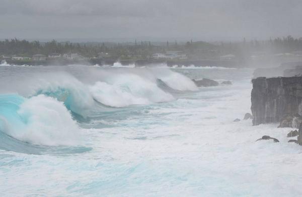 Live reports from the Big Island of Hawaii on hurricane  tonight on NBC4 news at 11p