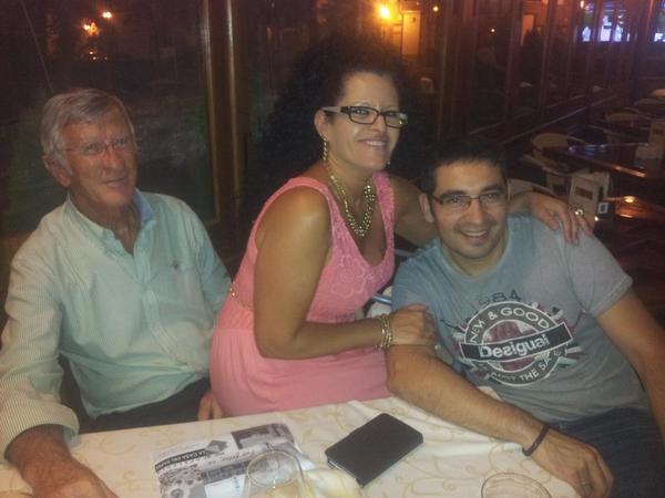 RRocioDuran's tweet photo. Una compañía perfecta esta noche! Buenos amigos! http://t.co/cz51bbMHjW