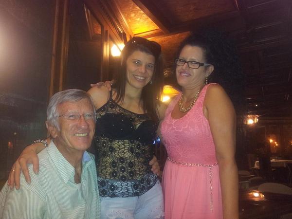 RRocioDuran's tweet photo. Una compañía perfecta esta noche! Buenos amigos! http://t.co/cz51bbMHjW