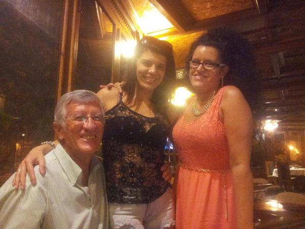 RRocioDuran's tweet photo. Una compañía perfecta esta noche! Buenos amigos! http://t.co/cz51bbMHjW