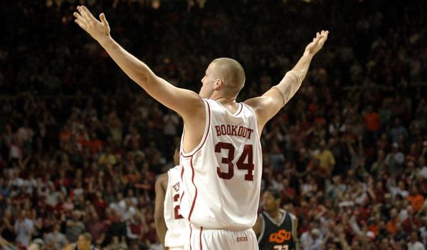 #TBT <a href="/KevinBookout/">Kevin Bookout</a> basks in glow of imminent 2005 #Bedlam win, 1st of (at least) 10 straight home victories vs OSU.