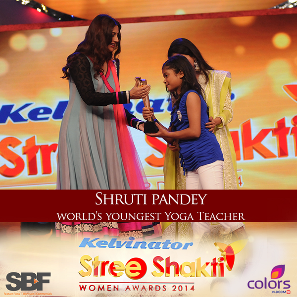 Sobo Films (@sobofilms) on Twitter photo Shruti Pandey the youngest Yoga teacher in the World.
#SBFRewind <a href="/kookievgulati/">Kookie Gulati</a> <a href="/jkhubchandani/">Jeetu Khubchandani</a>
y Shruti Pandey the youngest Yoga teacher in the World.
#SBFRewind <a href="/kookievgulati/">Kookie Gulati</a> <a href="/jkhubchandani/">Jeetu Khubchandani</a>
y