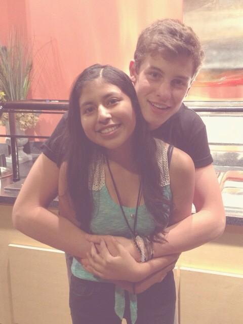 SmendesArmy's tweet photo. AFTER MONTHS. I FINALLY MET SHAWN. I MET ONE OF MY BIGGEST INSPIRATIONS. http://t.co/c9GLsJqKhe