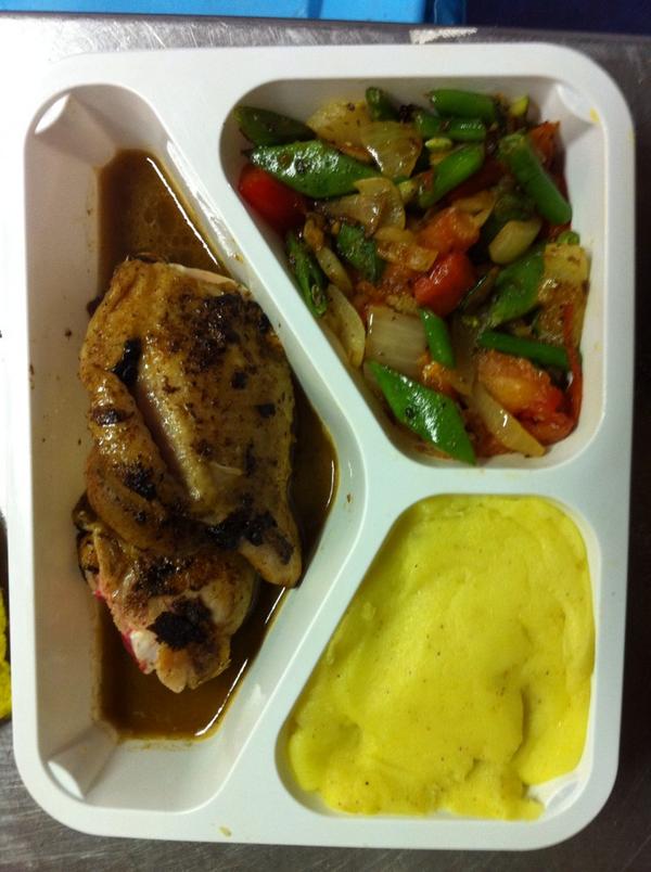 puurvanjan's tweet photo. Ik ben nu aan het koken voor mijn thuisbezorg service http://t.co/IqqZwootzD http://t.co/BlxkLt2gtj