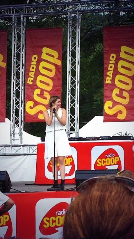 GLaurlou's tweet photo. @Mariekiiiki le 14 juillet toute timide. http://t.co/mC7Md1viWJ