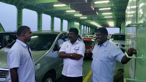 logabalamohan's tweet photo. Travelling from Butterworth to Penang by ferry. Nice feeling together with P Selvarajoo, M Vellithuam and M Kesavan. http://t.co/yddlIEB2a2