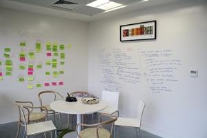 Biz Her Yere Yazıyoruz! Ya siz ?? #sihirliboyalar #smartwallpaint #emrearolat  sihirliboyalar.com