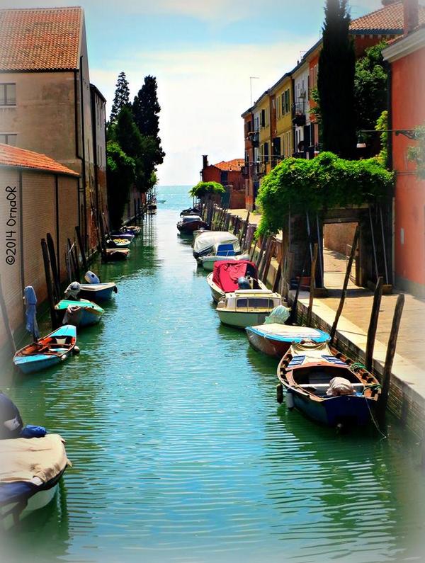 OrnaOR's tweet photo. Sleepy canal #Giudecca #Venice #Italy @tompalladioink @venicekisses @GlassOfVenice @monicacesarato @CapturingVenice http://t.co/CYDcaY6Zjk