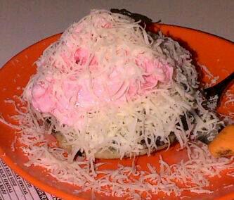 gagan_dirty's tweet photo. Surabi Oreo ice cream+keju..mantap mang panas kieumah http://t.co/ChYIUUeEEd