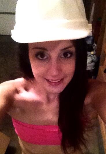 aayres3's tweet photo. Babes hard hat:) http://t.co/SxiaYZ9REa
