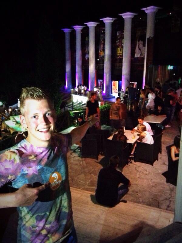 Stegemanner's tweet photo. @diekamarkelo Promoteam #Dieka in #Rimini #BAIA IMPERIALE http://t.co/ZIJVHSuQdF