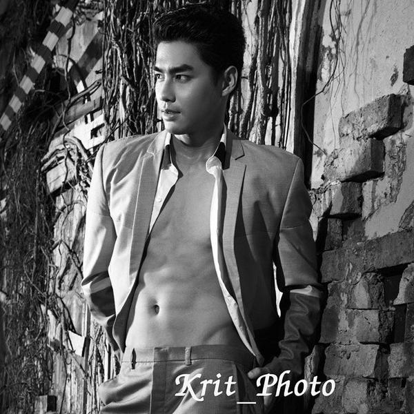 วันนี้มีละคร #ดาวเคียงเดือน นะครับ มาให้กำลังใจคุณวิวิทธิ์กัน :)