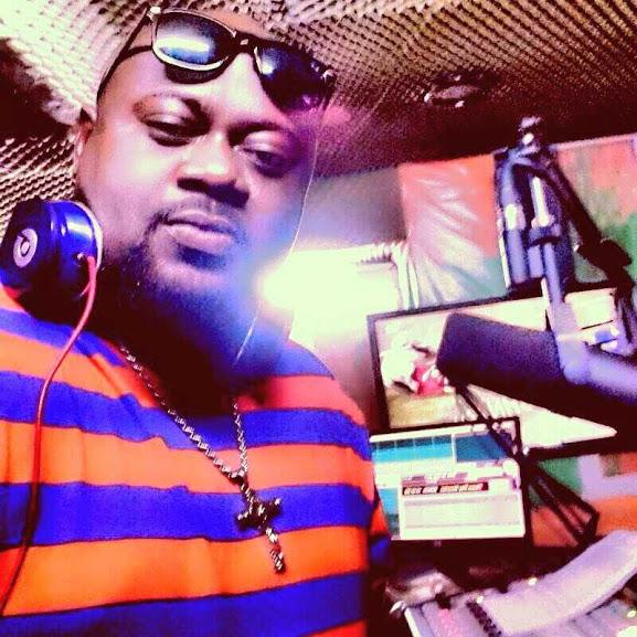 Y1079FM's tweet photo. Striclty Urban ♪ ♫ @sammyforson #OnAir #np ▶ #TakeIt2DaHead @djkhaled @chrisbrown#mydmorningradioshow #midweekparty http://t.co/IiUolHE6P5