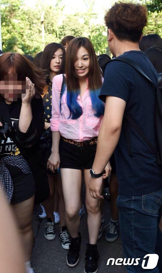 seulgisjoy's tweet photo. they all look really tired :( guess they have to get used to barely sleeping http://t.co/WUoEZXjwIN