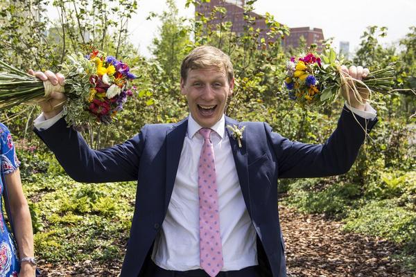 flobouquets's tweet photo. The groom who clearly loves #wedding #flowers as much as me! http://t.co/rTUUxSGbOz