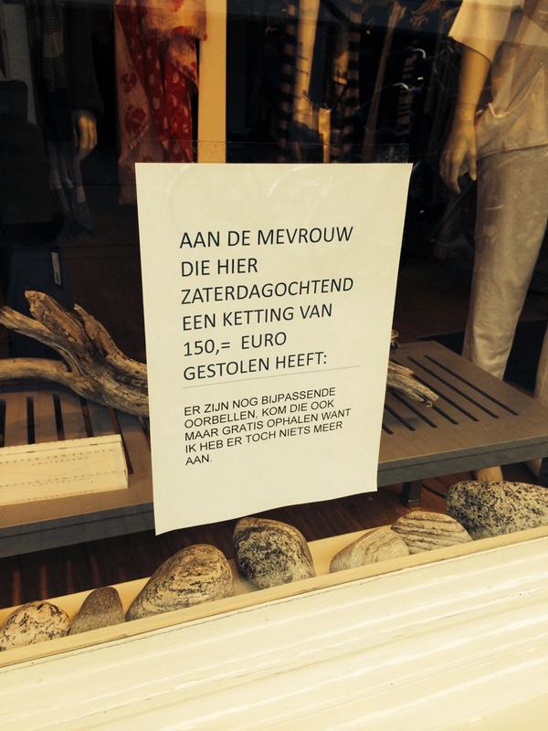 RT <a href="/rogierreker/">Rogier Reker</a>: Winkel in <a href="/haarlem/">haarlem</a> met humor!