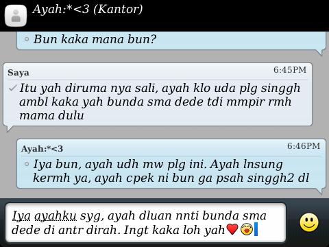 Shelfyputri's tweet photo. Ayah:* http://t.co/lHQ5tDTJ5a