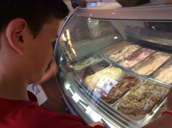 zoom_luca's tweet photo. #2russiawithBRUV checks out its 1st ice cream of the trip http://t.co/ijwMfjC4AQ