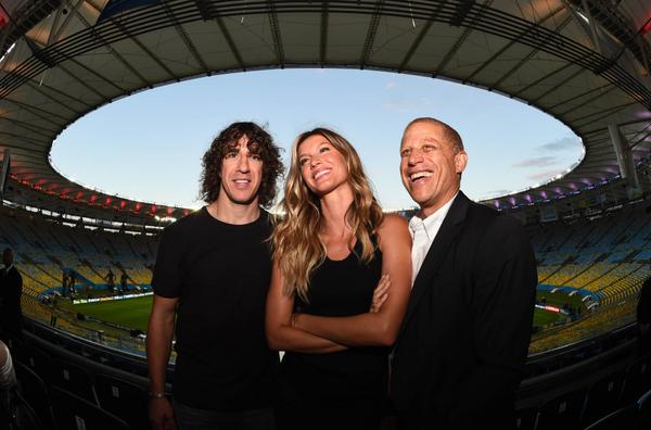 At rehearsal for the FWC final with <a href="/giseleofficial/">Gisele Bündchen</a> and <a href="/Carles5puyol/">Carles Puyol</a>. Historic event for <a href="/LouisVuitton/">Louis Vuitton</a> #havasconnect