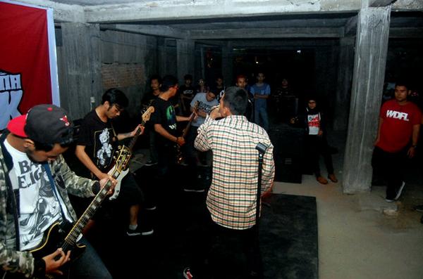 BornToHC's tweet image. Hails !!!"@TeamSupportxECx: It's @BornToHC what a great night!!! #SUPPORT #ROOOXXXX !!! http://t.co/syOMBksYPP"