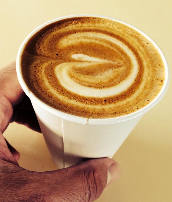 Creaturist's tweet image. Beautiful L.A. morning, beautiful latte from #CoffeeCommissary in Burbank!