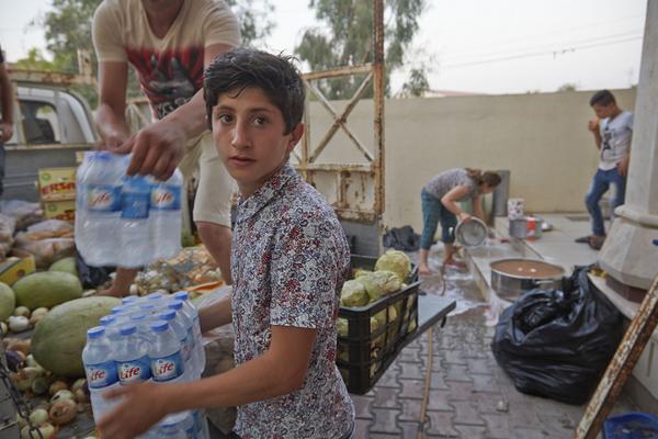 JamesMartinSJ's tweet photo. If you're looking for a concrete way to help those suffering in Iraq, help @CatholicRelief http://t.co/kSsRCtwEew http://t.co/pehG1tpbC5