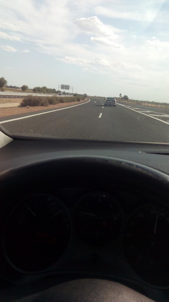 gsusdelatorre's tweet photo. No te vas a escapar @maribelgrima1 te seguiría al fin del mundo #rumboespeluy http://t.co/EsIaxVjSlm