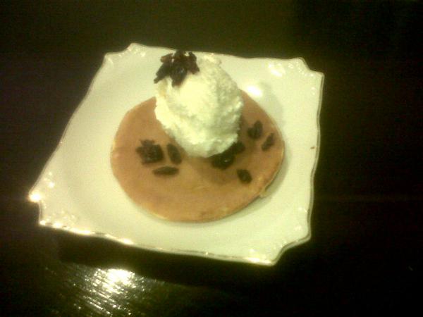Selamat malam tweeps. Ini neh temen nongkrong kita malem2 ada pancake vanilla :)
