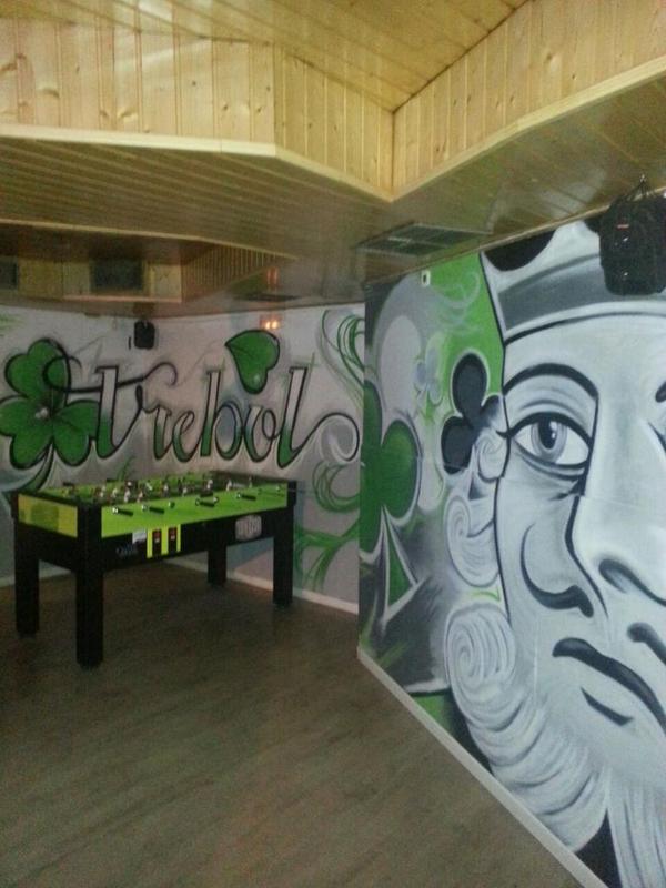PekeeBoy's tweet photo. Llegó el día,hoy a las 22:00h las puertas del café pub TRÉBOL se abren!! Te esperamos :)) #quenotelocuenten http://t.co/uxMWTTmFxA