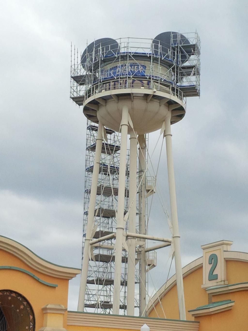 Nouveau logo du Château d'Eaureilles [Parc Walt Disney Studios] - Page 4 BuhPcYgIIAAnILD