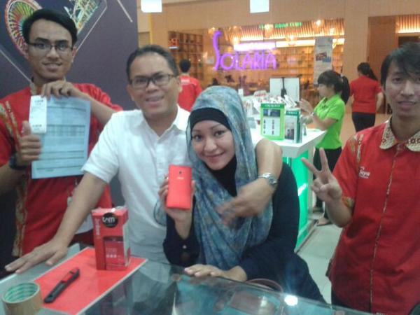 Asus Zenfone 5 + #PonselProteksi || Live from Erafone <a href="/LippoMallKemang/">Lippo Mall Kemang</a>
