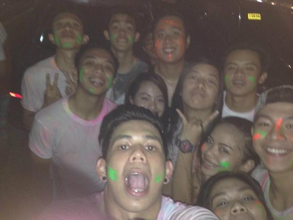 JoshuaElipdl's tweet image. colorful people HAHA #raveolution