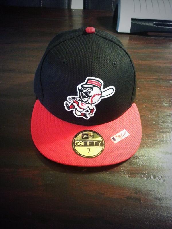rowald19's tweet photo. New cap ! http://t.co/bYs2g5UYFT