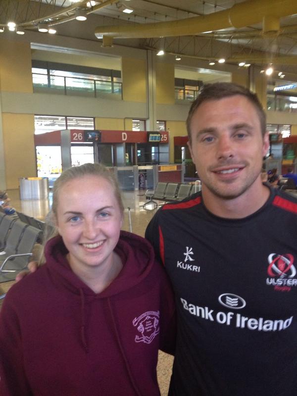 katiejdev's tweet image. Met Tommy Bowe in the airport on the way home 😊