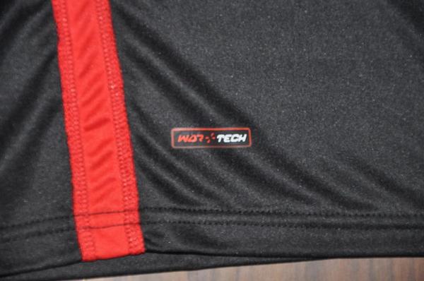 CamisWold's tweet photo. Detalles 3ra camiseta Liverpool http://t.co/DpIeuq1Z2o