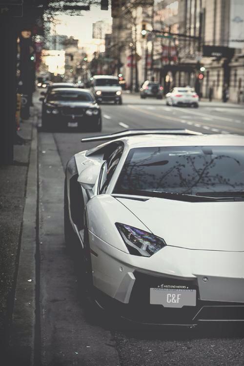 White Aventador 😍