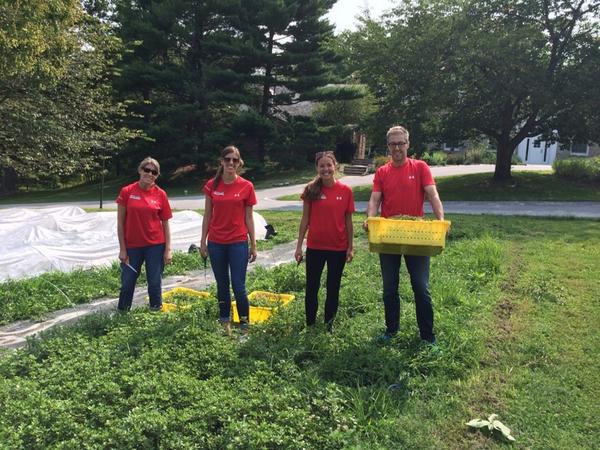 aely's tweet photo. @aely: ...and more of the team  #ITillWhatIWant #IWILLFarm #UAGiveBack http://t.co/uOTR4b4WFC http://t.co/4v1KeFwdte