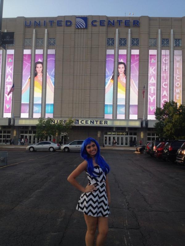 KrahnLaura's tweet photo. You concert was awesome I love you!!! @katyperry http://t.co/avt6Z8T20Q